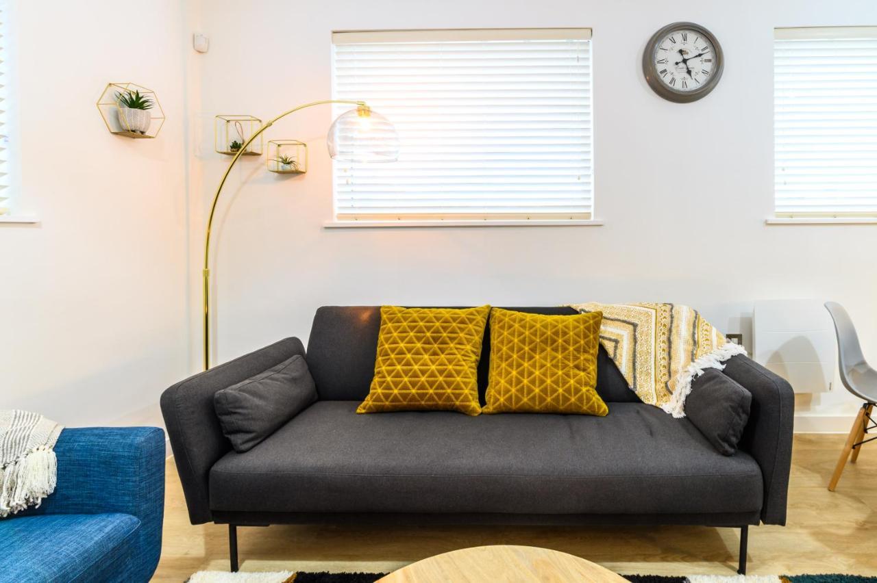 Comfy & Homely 2Bed Apartment - 5 Star Location Манчестер Экстерьер фото